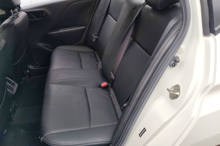 Used Honda City 2017 1.5L CVT Elite Edition Interior 4