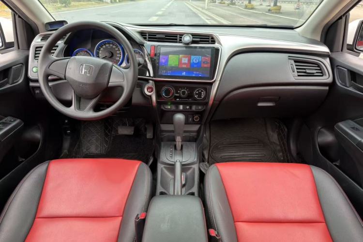 Used Honda City 2017 1.5L CVT Elite Edition Interior 4