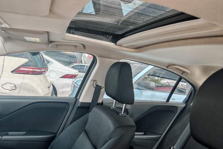 Used Honda City 2017 1.5L CVT Luxury Edition Interior 6