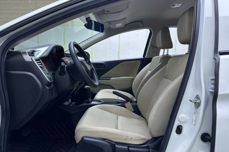 Used Honda City 2017 1.5L CVT Comfort Version Interior 6