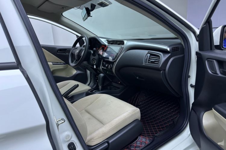 Used Honda City 2017 1.5L CVT Comfort Version Interior 7