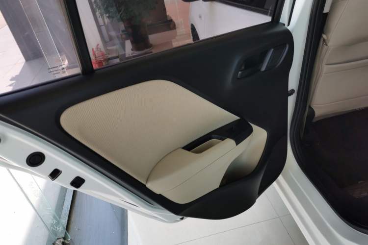Used Honda City 2017 1.5L manual Comfort version Interior 8