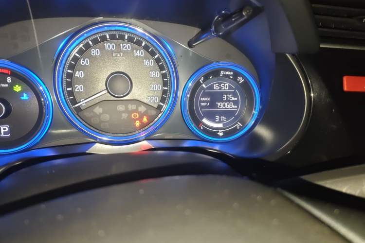 Used Honda City 2017 1.5L CVT Elite Edition Odometer Close Up