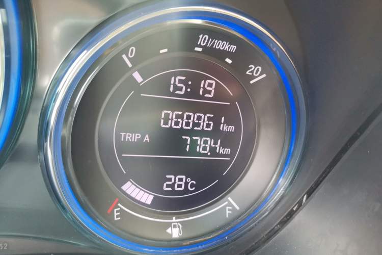 Used Honda City 2017 1.5L CVT Elite Edition Odometer Close Up