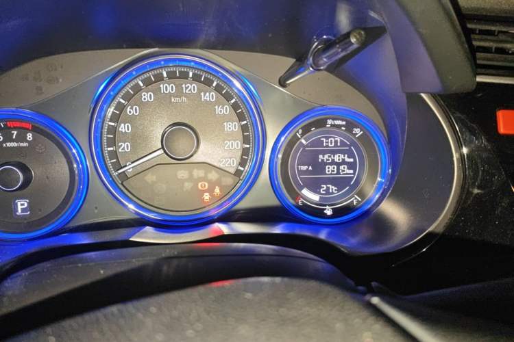 Used Honda City 2017 1.5L CVT Elite Edition Odometer Close Up