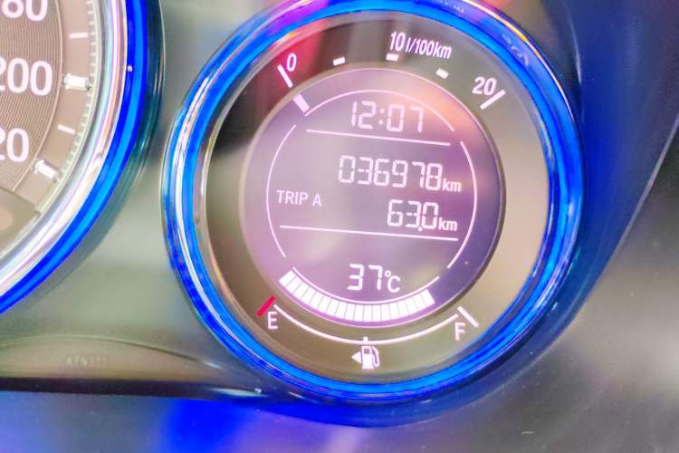Used Honda City 2017 1.5L CVT Elite Edition Odometer Close Up