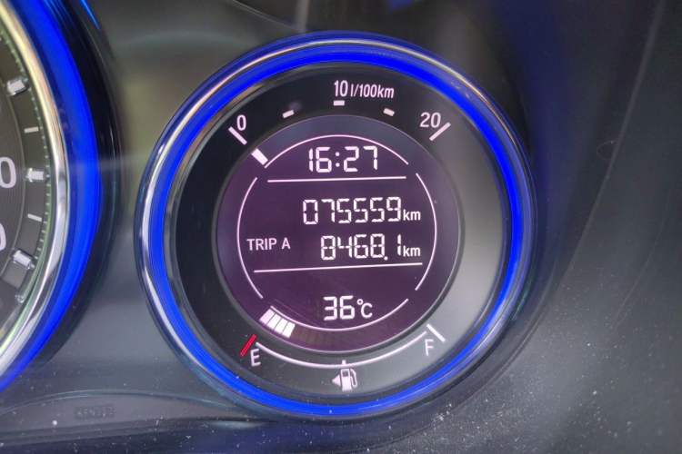 Used Honda City 2017 1.5L CVT Elite Edition Odometer Close Up