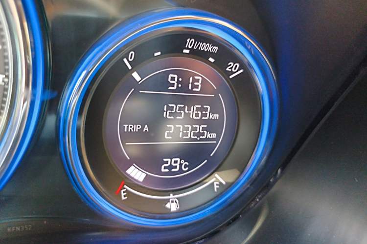 Used Honda City 2017 1.5L CVT Elite Edition Odometer Close Up