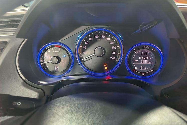 Used Honda City 2017 1.5L CVT Elite Edition Odometer Close Up