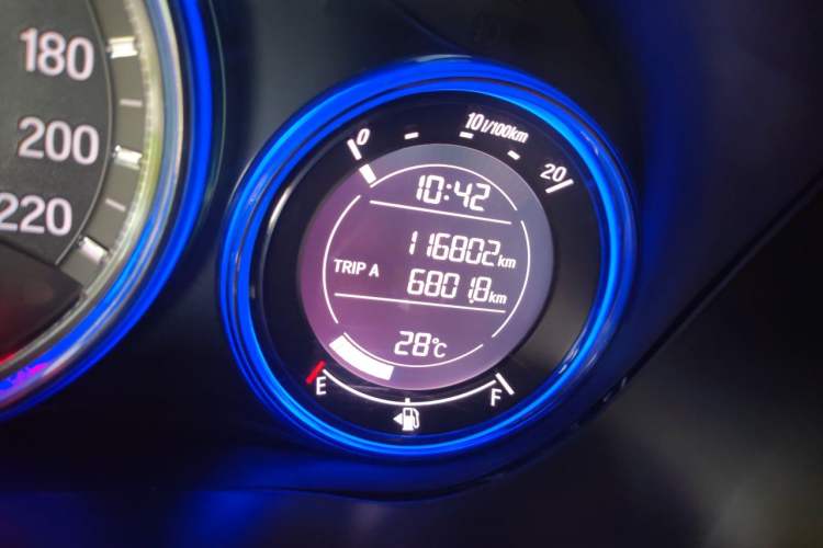 Used Honda City 2017 1.5L CVT Elite Edition Odometer Close Up