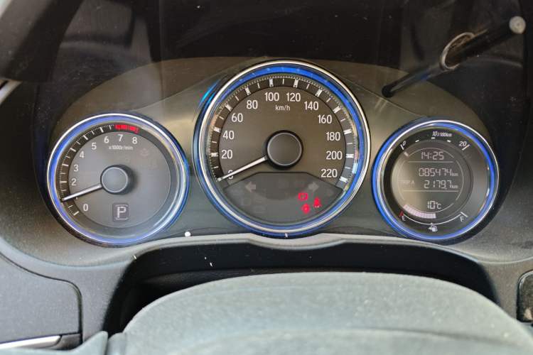 Used Honda City 2017 1.5L CVT Elite Edition Odometer Close Up