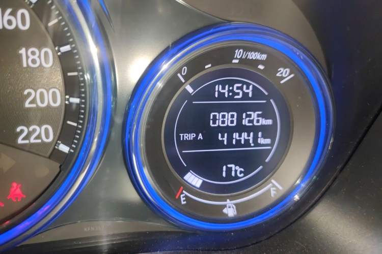 Used Honda City 2017 1.5L CVT Elite Edition Odometer Close Up