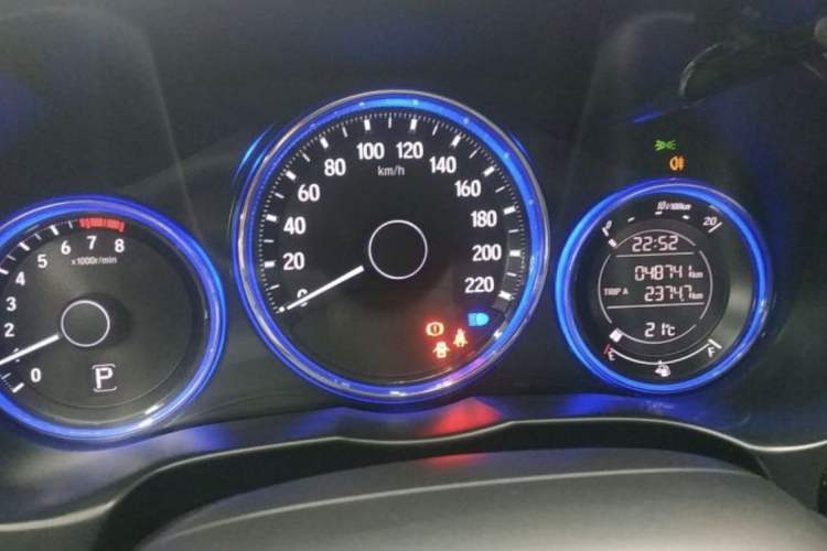 Used Honda City 2017 1.5L CVT Elite Edition Odometer Close Up