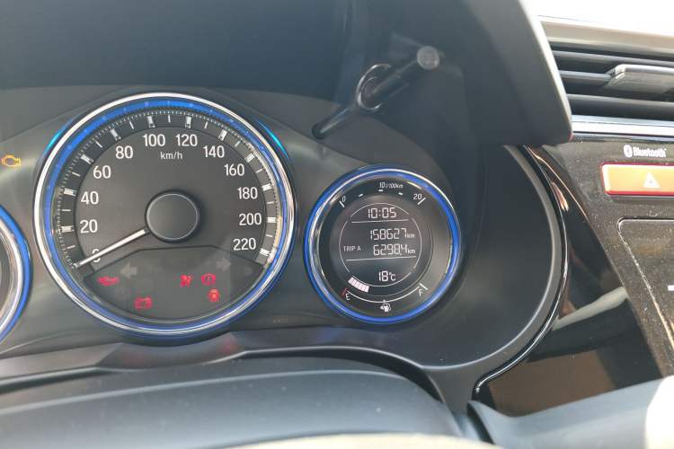 Used Honda City 2017 1.5L CVT Elite Edition Odometer Close Up