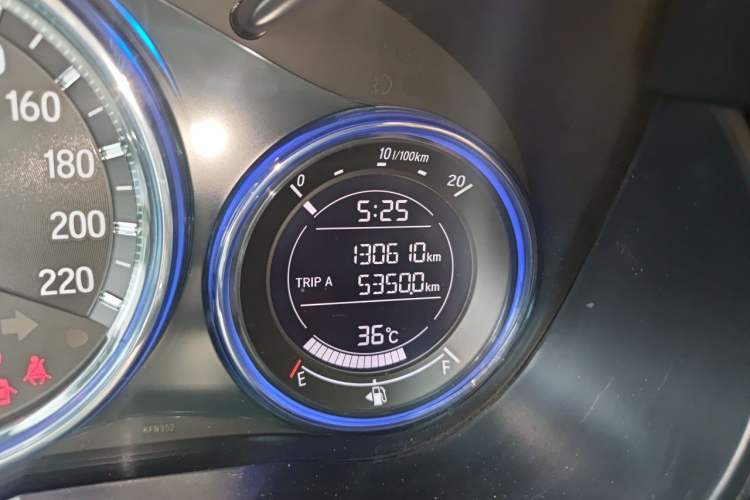 Used Honda City 2017 1.5L CVT Elite Edition Odometer Close Up