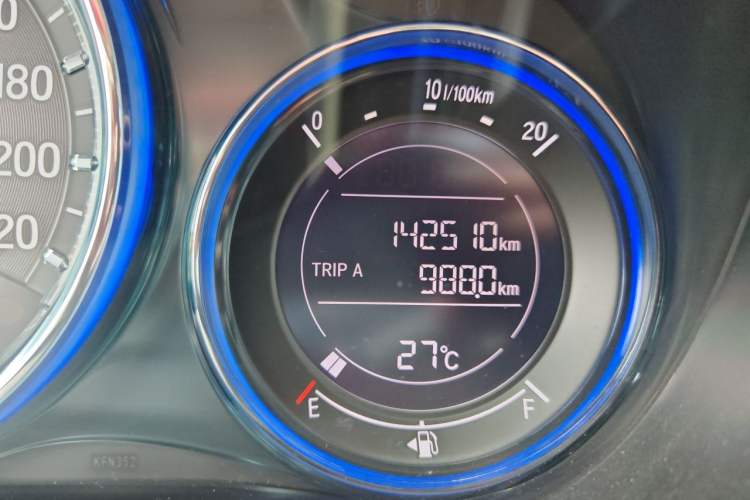 Used Honda City 2017 1.5L CVT Elite Edition Odometer Close Up