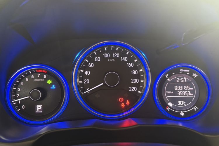 Used Honda City 2017 1.5L CVT Elite Edition Odometer Close Up