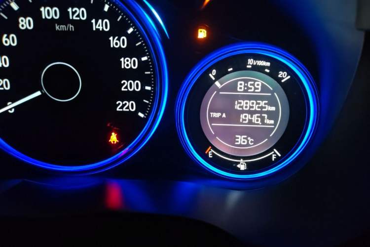 Used Honda City 2017 1.5L CVT Elite Edition Odometer Close Up