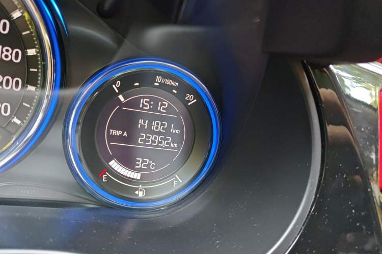 Used Honda City 2017 1.5L CVT Elite Edition Odometer Close Up