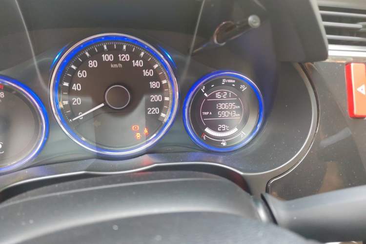 Used Honda City 2017 1.5L CVT Elite Edition Odometer Close Up