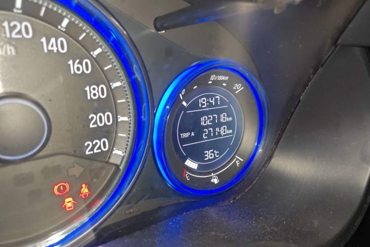 Used Honda City 2017 1.5L CVT Elite Edition Odometer Close Up