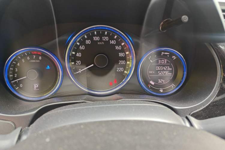 Used Honda City 2017 1.5L CVT Elite Edition Odometer Close Up