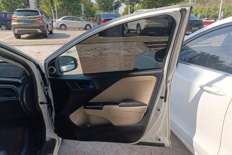 Used Honda City 2017 1.5L manual Comfort version Right Front Door Interior