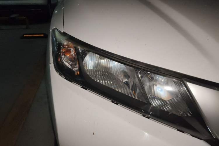 Used Honda City 2017 1.5L CVT Comfort Version Right Front Headlight