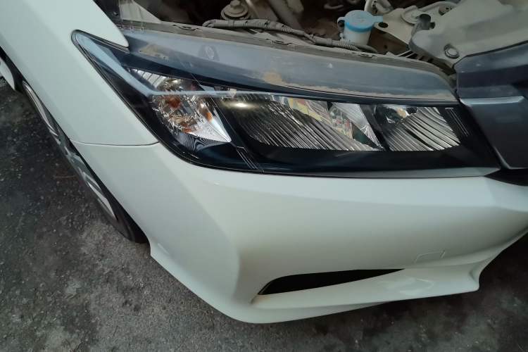 Used Honda City 2017 1.5L CVT Comfort Version Right Front Headlight
