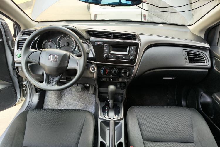 Used Honda City 2018 1.5L CVT Dynamic Pro Edition Center Console