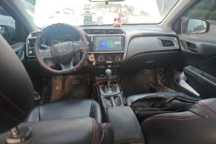Used Honda City 2018 1.5L CVT Dynamic Pro Edition Center Console