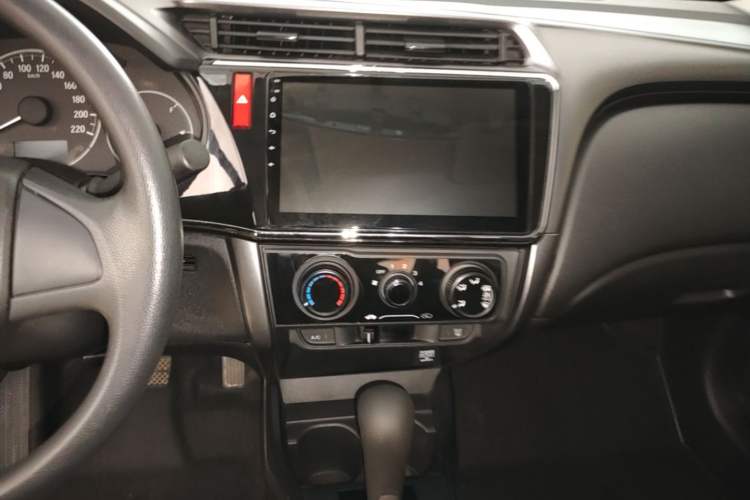 Used Honda City 2018 1.5L CVT Comfort Version Audio And AC Panel