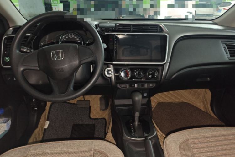 Used Honda City 2018 1.5L CVT Dynamic Pro Edition Center Console