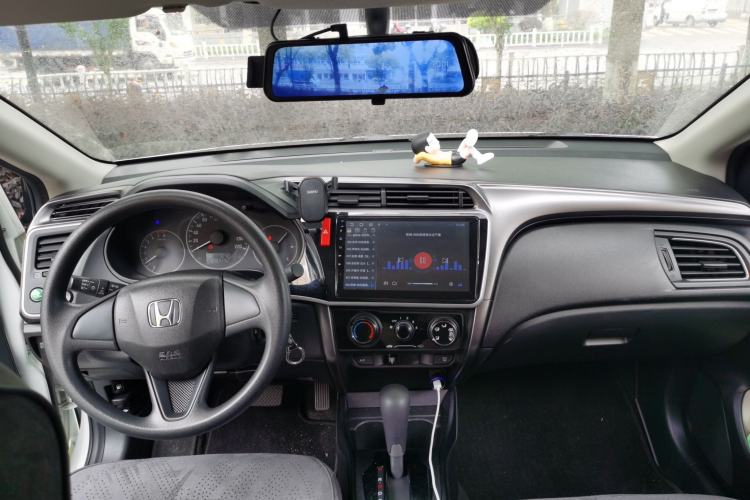 Used Honda City 2018 1.5L CVT Comfort Version Center Console