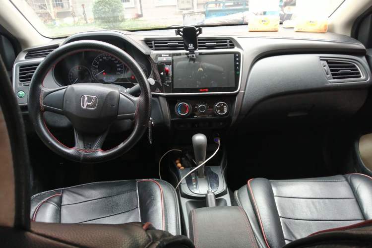 Used Honda City 2018 1.5L CVT Comfort Version Center Console