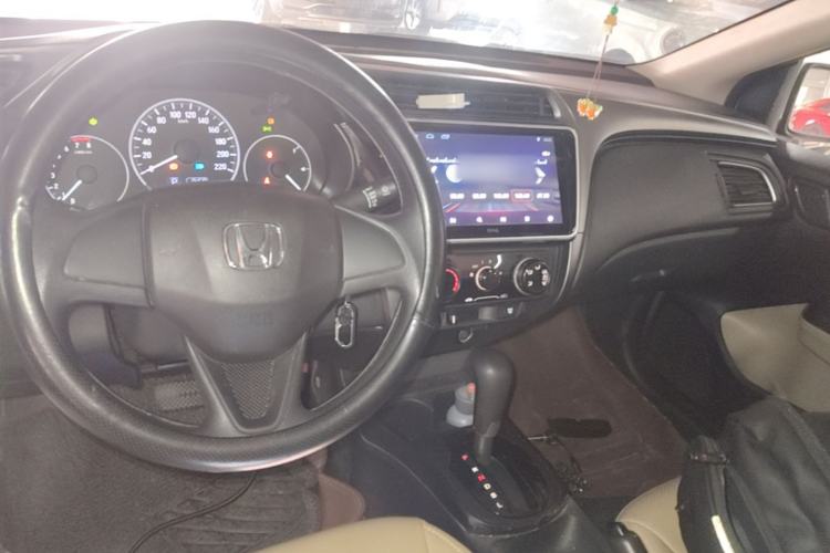 Used Honda City 2018 1.5L CVT Comfort Version Center Console