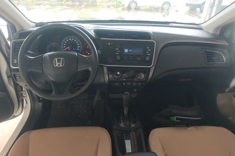 Used Honda City 2018 1.5L CVT Comfort Version Center Console
