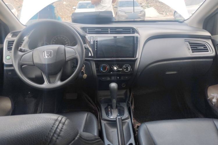 Used Honda City 2018 1.5L CVT Comfort Version Center Console