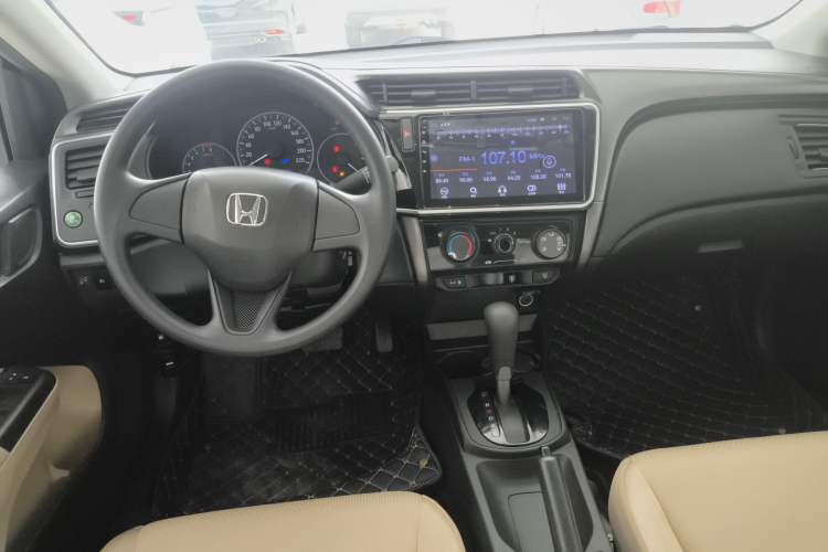 Used Honda City 2018 1.5L CVT Comfort Version Center Console