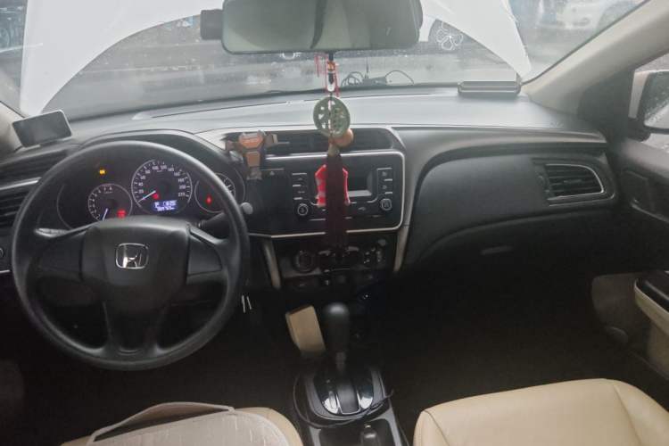 Used Honda City 2018 1.5L CVT Comfort Version Center Console