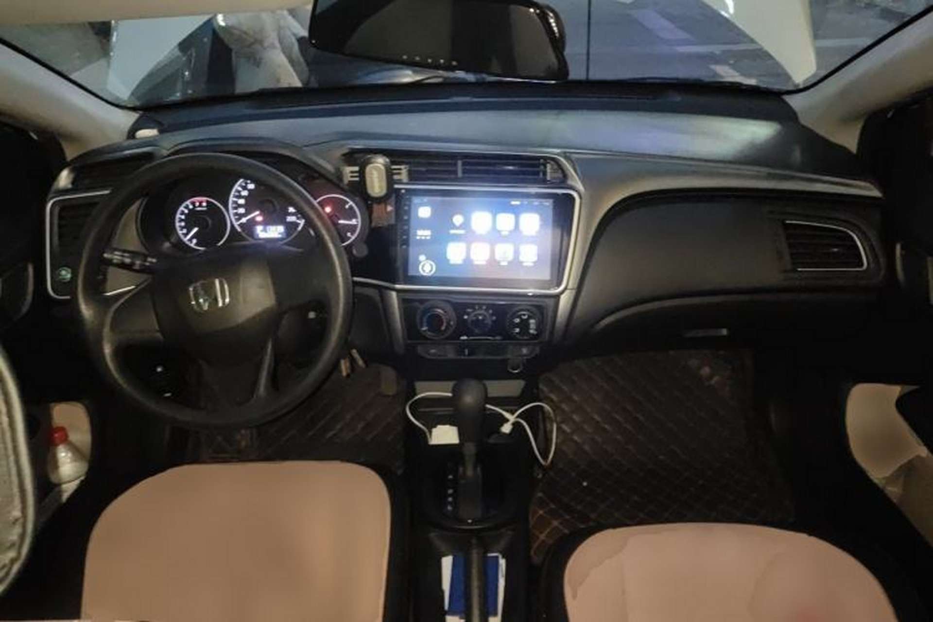 Used Honda City 2018 1.5L CVT Comfort Version Center Console
