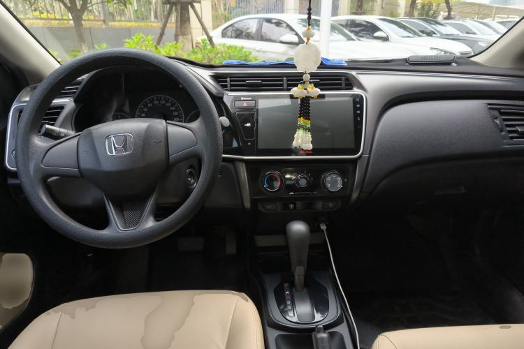 Used Honda City 2018 1.5L CVT Comfort Version Center Console