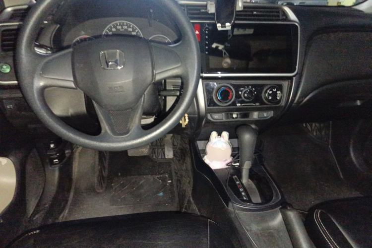 Used Honda City 2018 1.5L CVT Comfort Version Center Console
