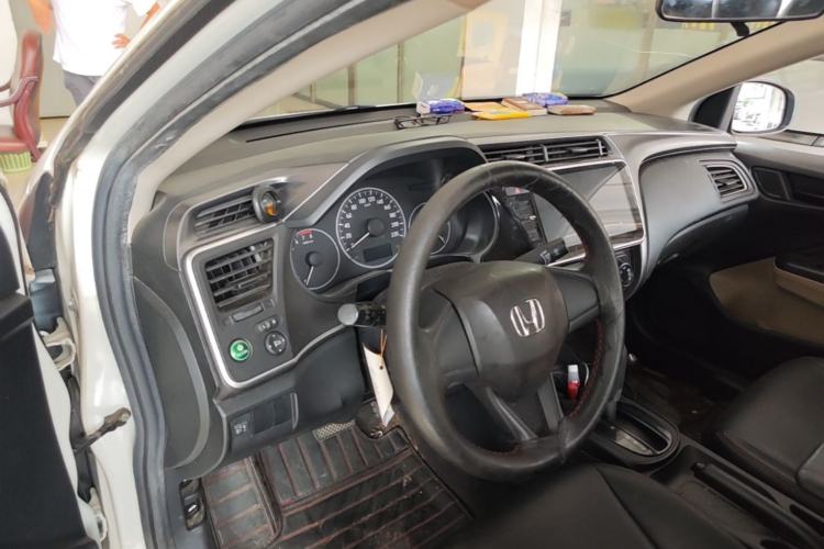 Used Honda City 2018 1.5L CVT Comfort Version Center Console