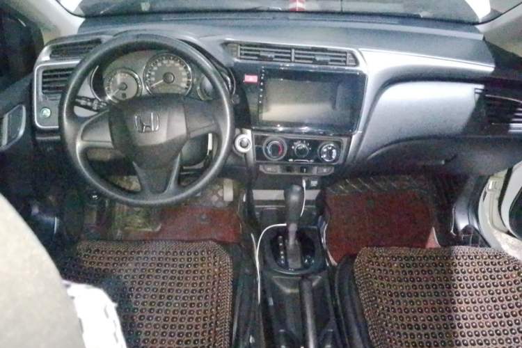 Used Honda City 2018 1.5L CVT Dynamic Edition Center Console