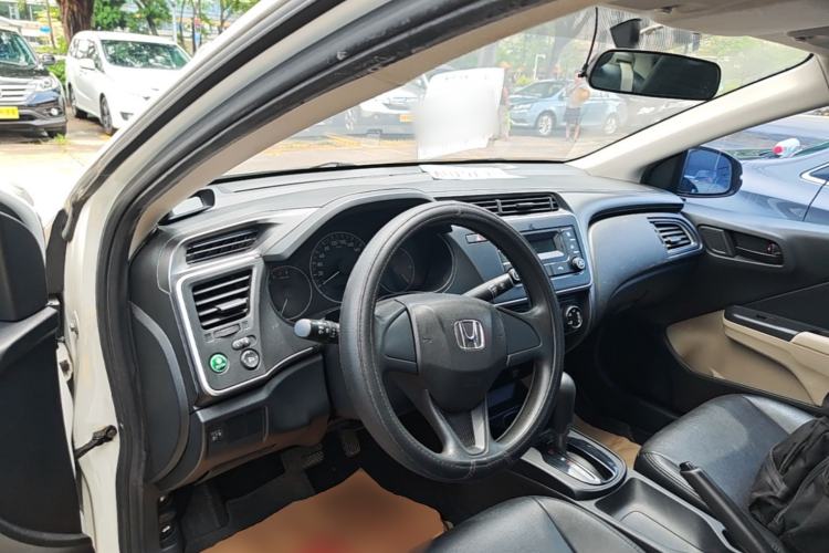 Used Honda City 2018 1.5L CVT Comfort Version Center Console