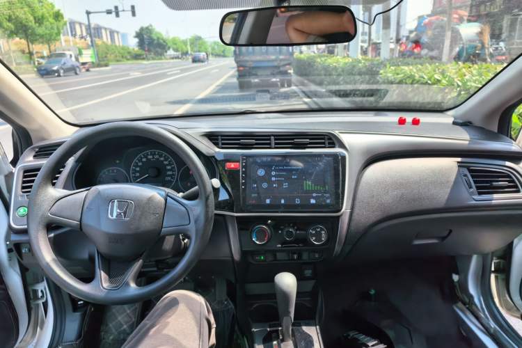 Used Honda City 2018 1.5L CVT Comfort Version Center Console