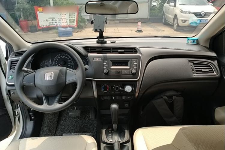 Used Honda City 2018 1.5L CVT Comfort Version Center Console