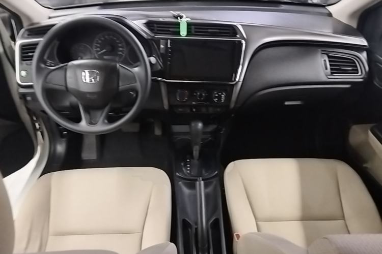 Used Honda City 2018 1.5L CVT Comfort Version Center Console