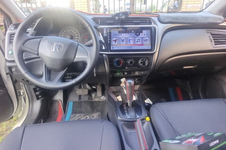 Used Honda City 2018 1.5L CVT Comfort Version Center Console